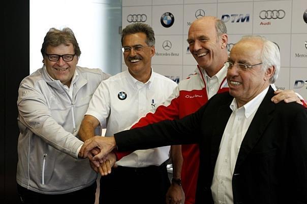 Norbert Haug (Mercedes-Benz Motorsport), Dr. Mario Theissen (BMW Motorsport), Dr. Wolfgang Ullrich (Audi Motorsport), Hans-Werner Aufrecht (ITR) arbeiten für eine wirtschaftliche Zukunft der DTM. Foto: ITR/Auto-Reporter.NET 